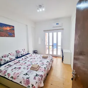 https://citycenter-rooms-next-to-the-beach.protaras-cy-hotels.com